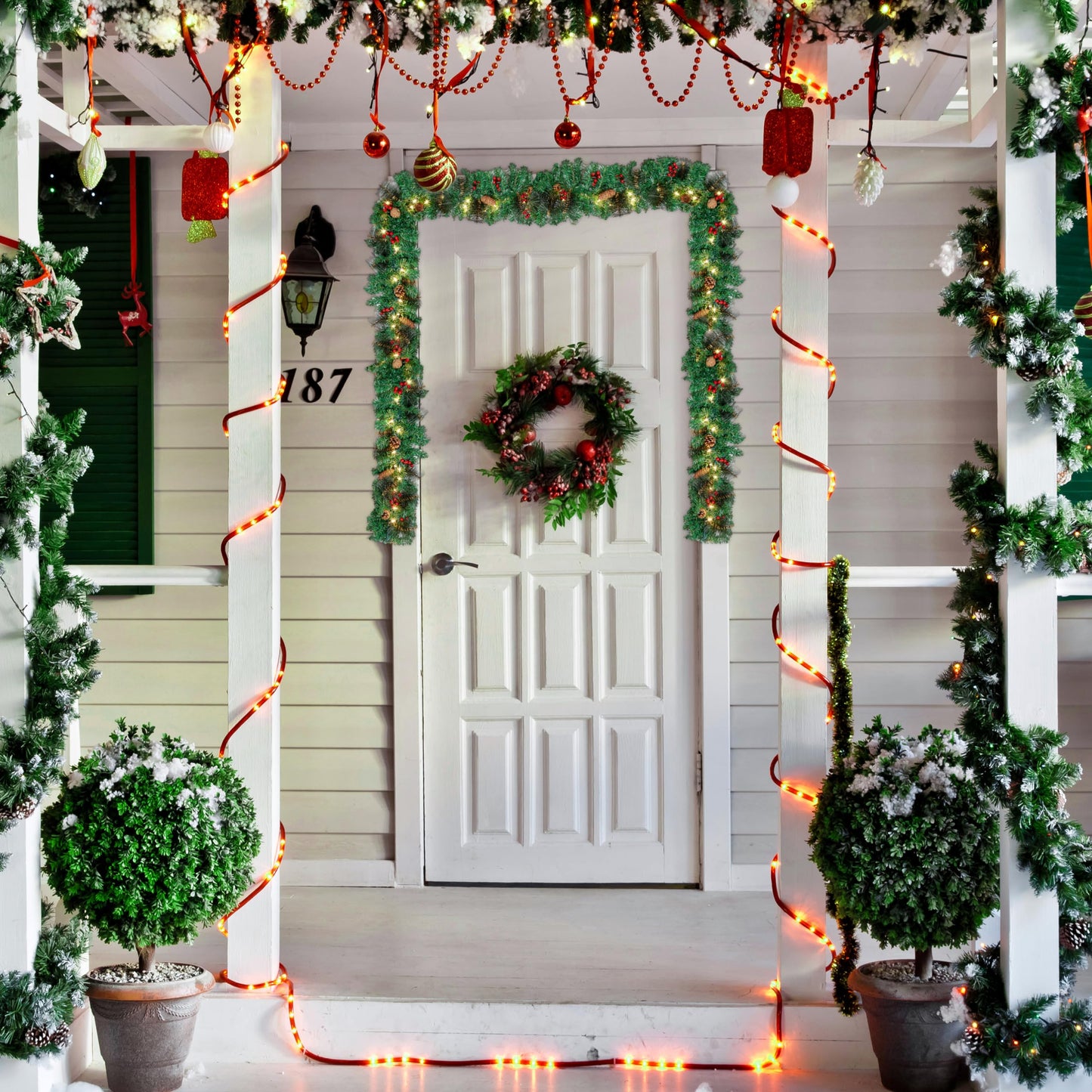 Christmas Garland, 9FT Prelit Christmas Garland with 50 LED Lights, Greenery Xmas Garland with 20 Pine Cones 90 Red Berry Christmas Decoration for Indoor Outdoor Home Mantel